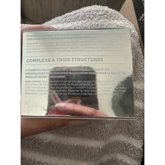 IT Cosmetics Confidence in a Neck Cream for all skin types NIB 2.6oz - Picture 3 of 5